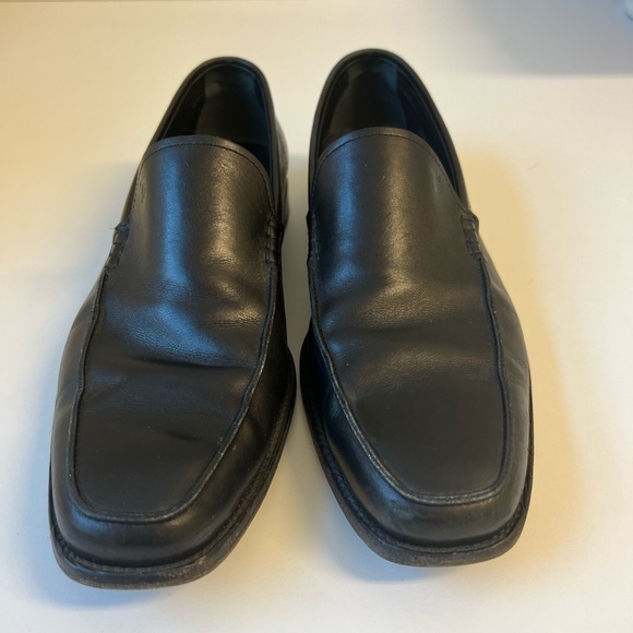 - Tod’s Men’s Loafer. Excellent Condition. Size 7.5. main image 7